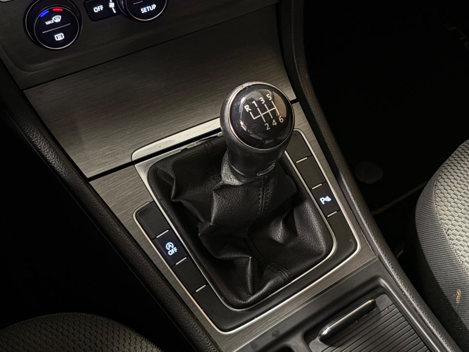 VW Golf VII 1,4 TSi 122 Comfortline BMT 5d