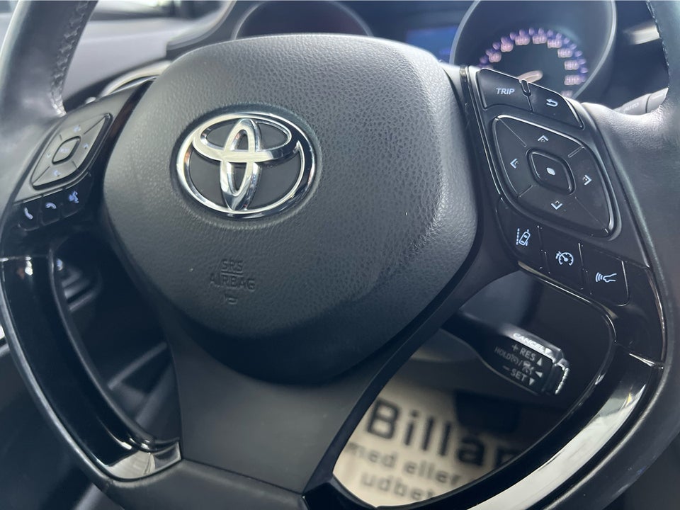 Toyota C-HR 1,8 Hybrid Premium Selected CVT 5d