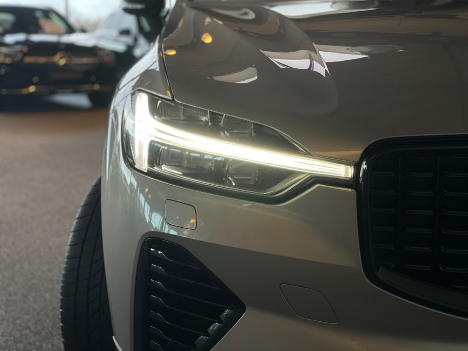 Volvo XC60 2,0 T8 ReCharge R-Design aut. AWD 5d