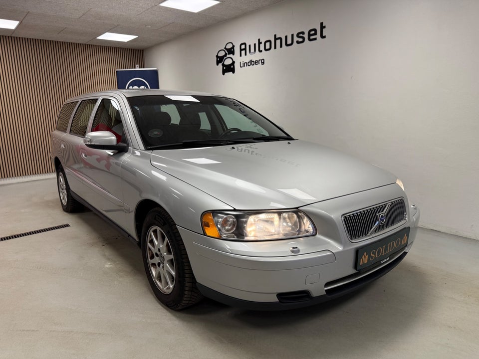 Volvo V70 2,4 140 Momentum 5d