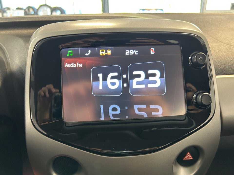 Citroën C1 1,2 PureTech Attraction 5d