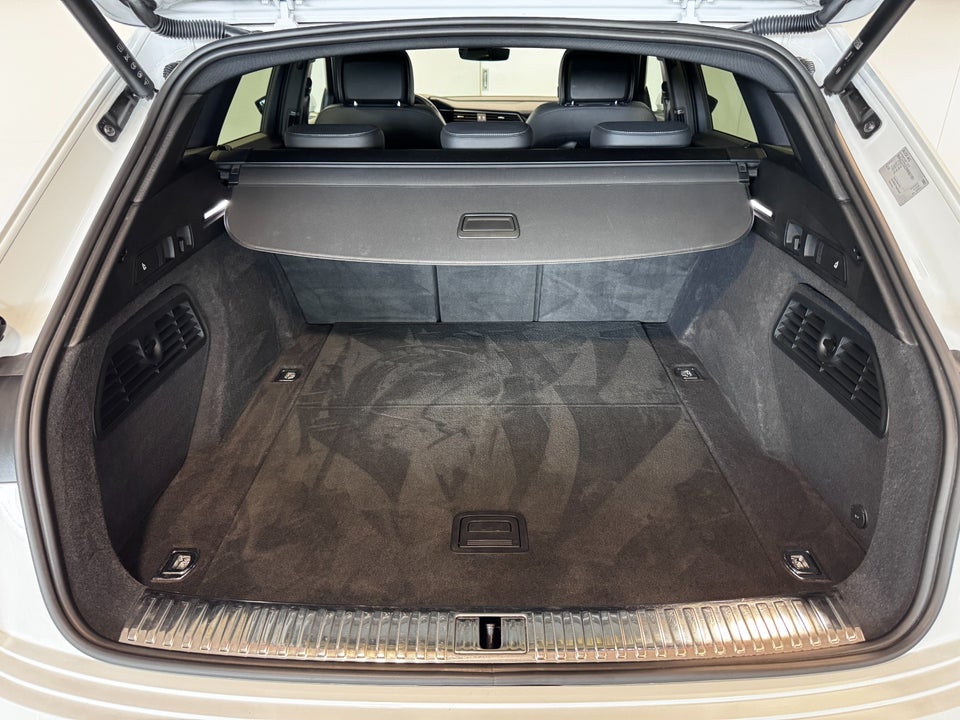 Audi Q8 e-tron 50 Prestige quattro 5d