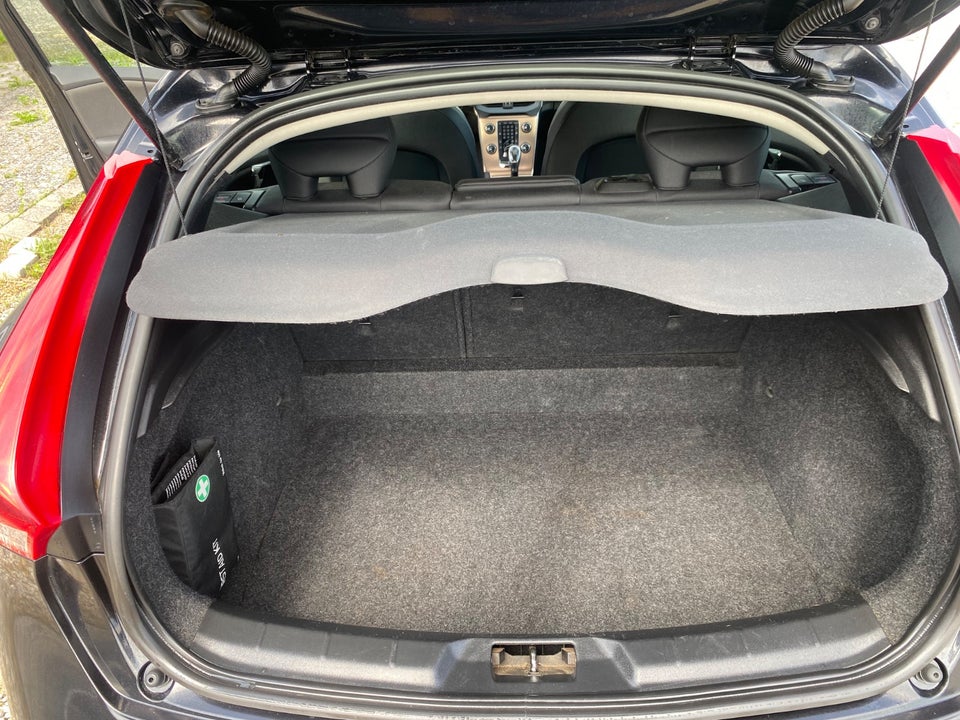 Volvo V40 CC 1,6 D2 115 Kinetic 5d