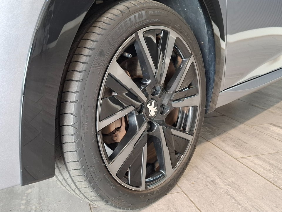Peugeot e-208 50 GT 5d