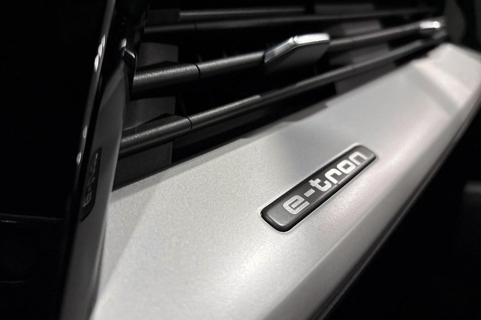 Audi Q4 e-tron 45 Progress 5d