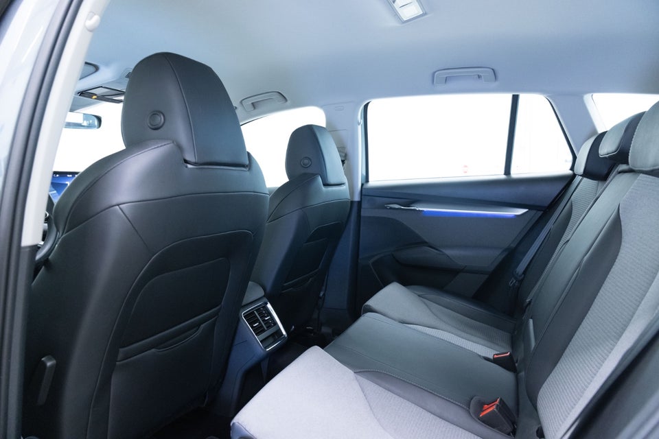 Skoda Enyaq 60 iV Loft 5d