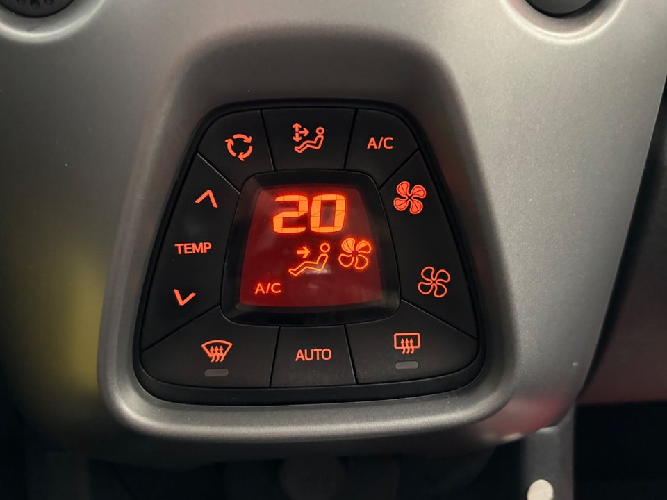 Toyota Aygo 1,0 VVT-i x-press 5d