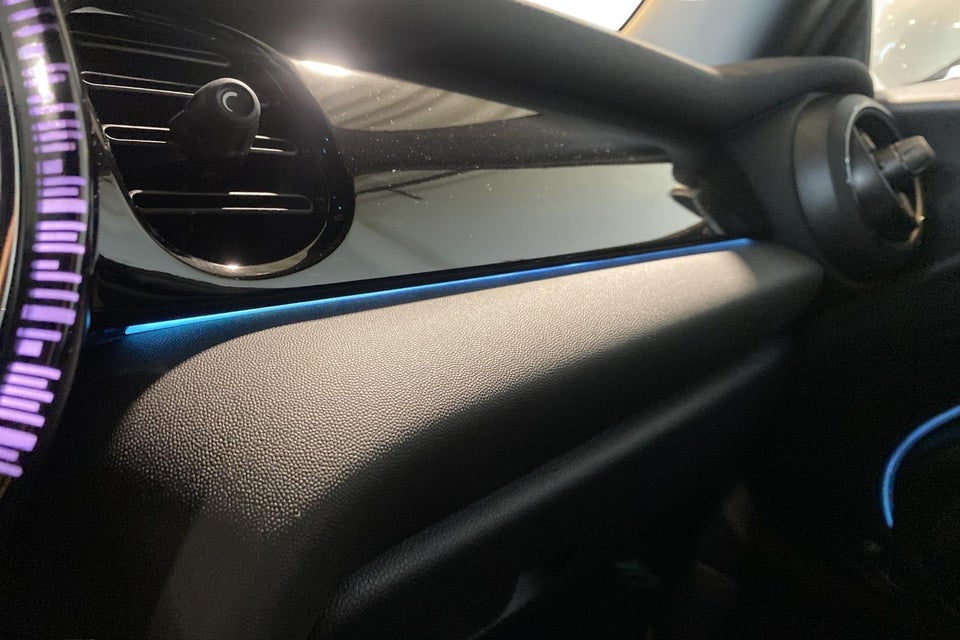 MINI Cooper SE Classic Trim 3d