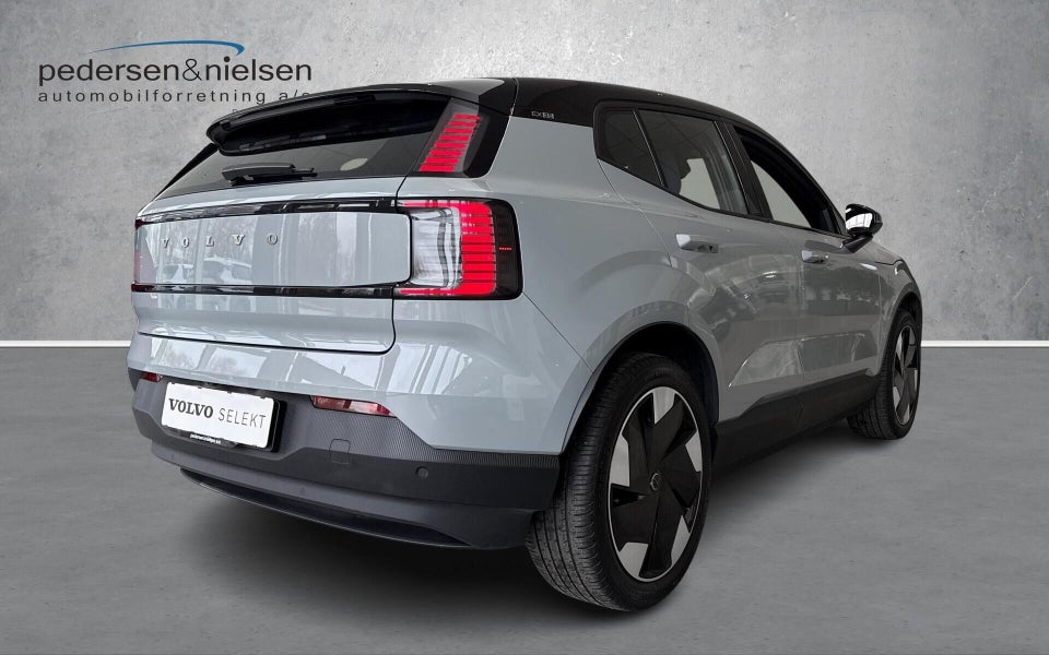 Volvo EX30 Extended Range Plus 5d
