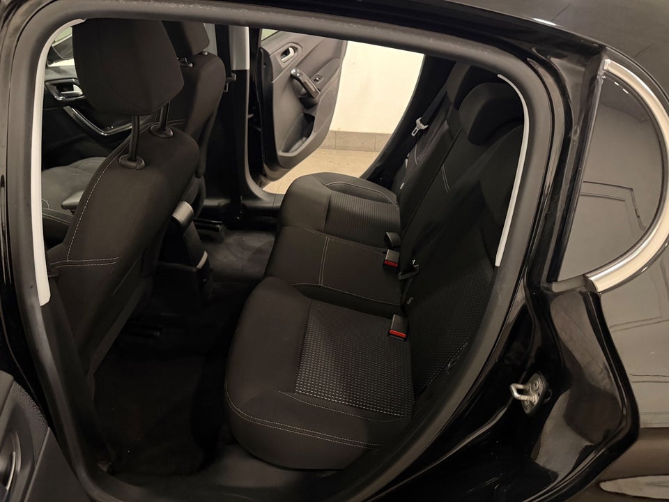 Peugeot 208 1,6 BlueHDi 100 Chili Sky+ 5d