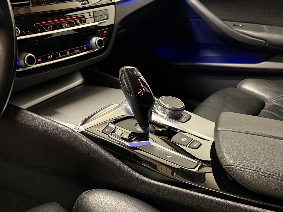 BMW 520d 2,0 Touring Connected aut. 5d