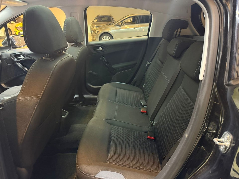 Peugeot 208 1,2 VTi Allure 5d