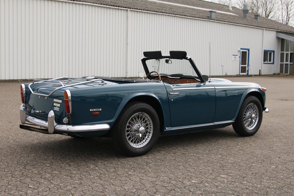 Triumph TR250 2,5  2d