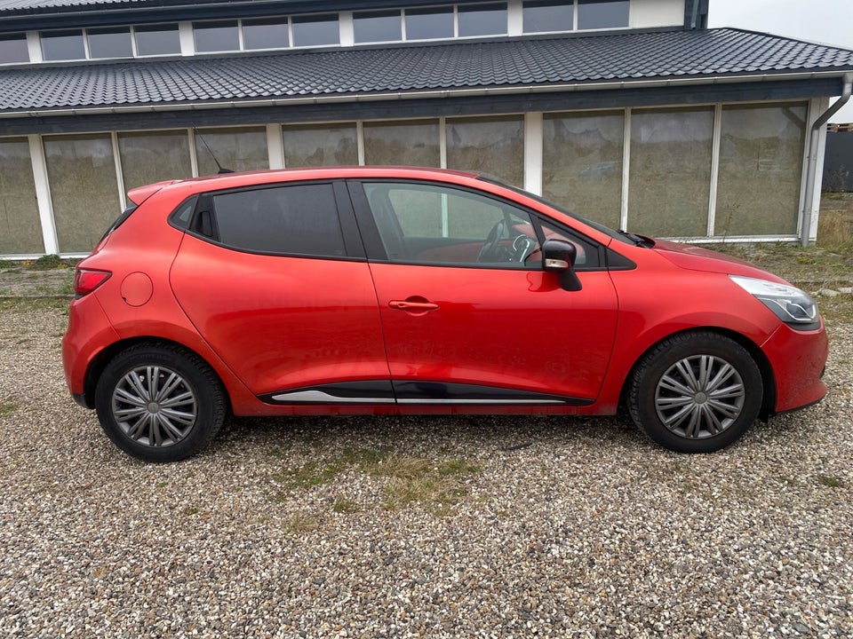 Renault Clio IV 0,9 TCe 90 Expression 5d