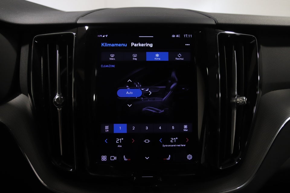 Volvo XC60 2,0 T6 ReCharge Plus Dark aut. AWD 5d