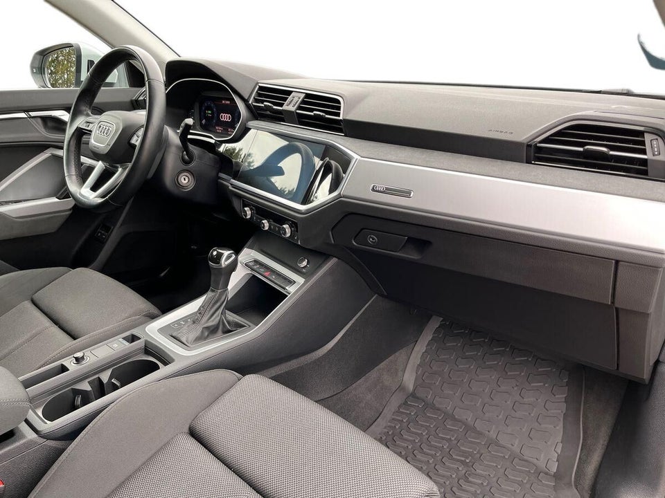 Audi Q3 45 TFSi e Attitude plus S-tr. 5d
