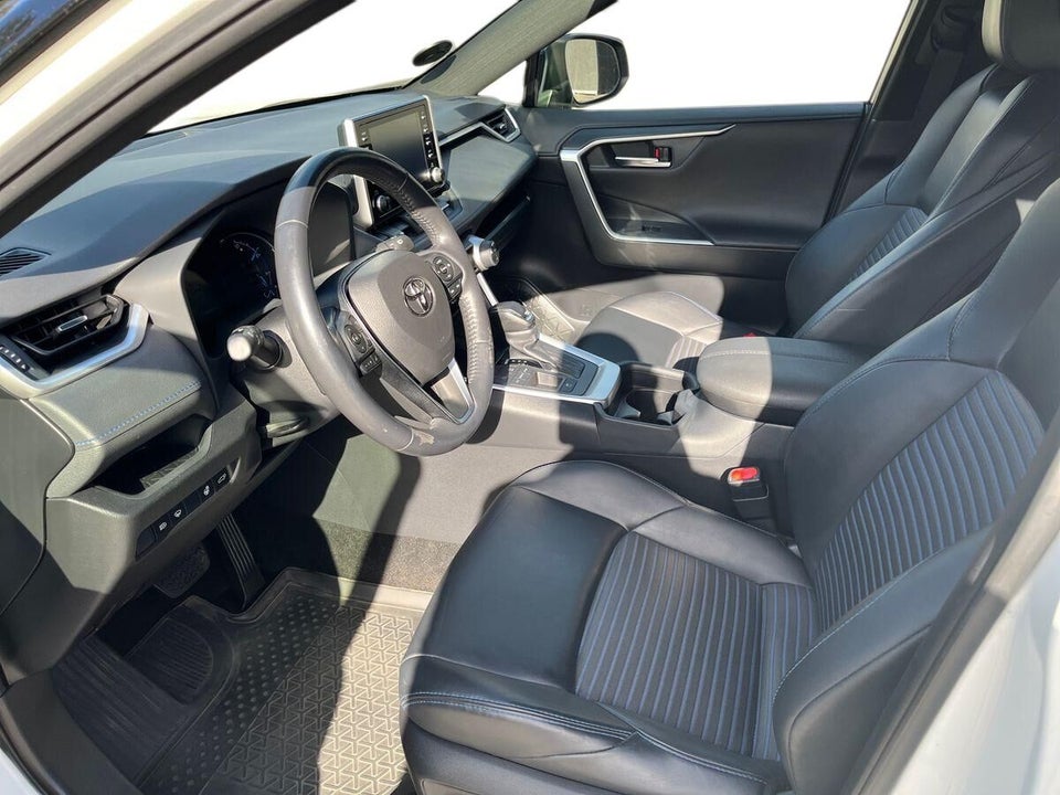 Toyota RAV4 2,5 Hybrid H3 Style MDS 5d