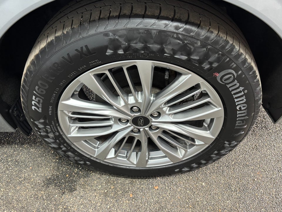 Ford Kuga 2,5 PHEV Vignale CVT 5d