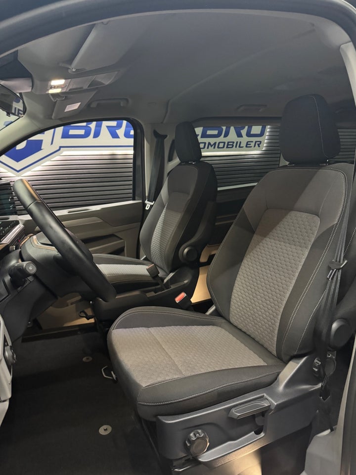 VW e-Caravelle 64 Life SWB