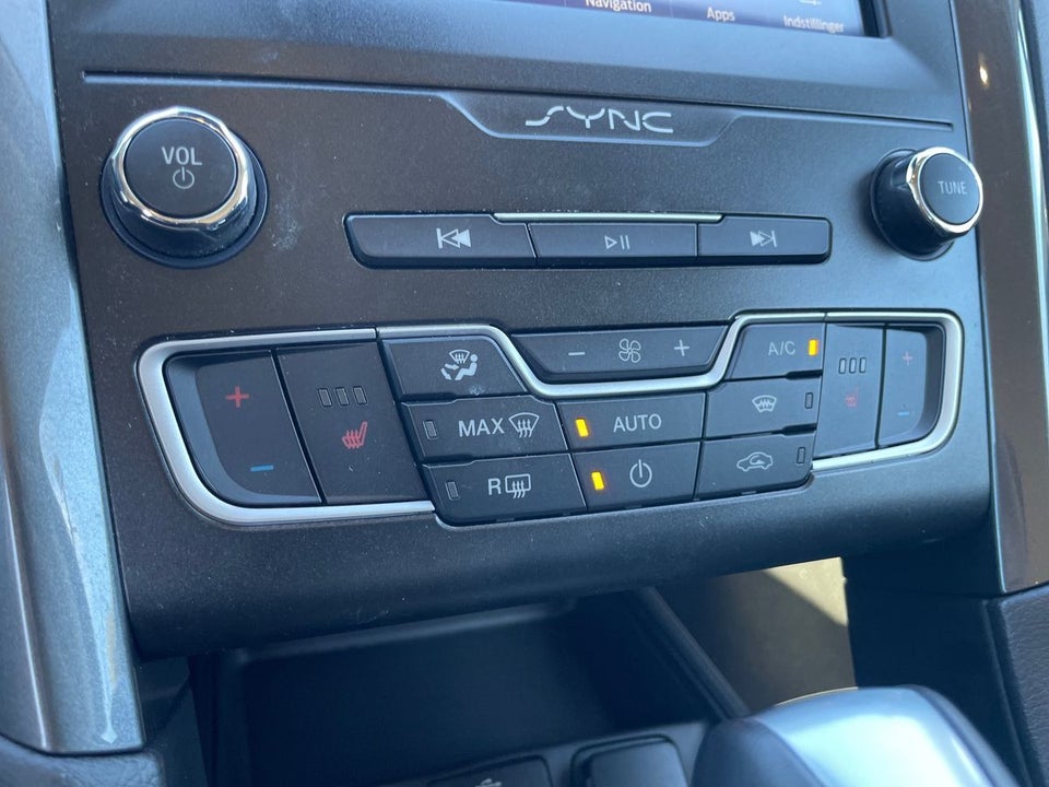 Ford Mondeo 2,0 HEV Titanium stc. CVT 5d