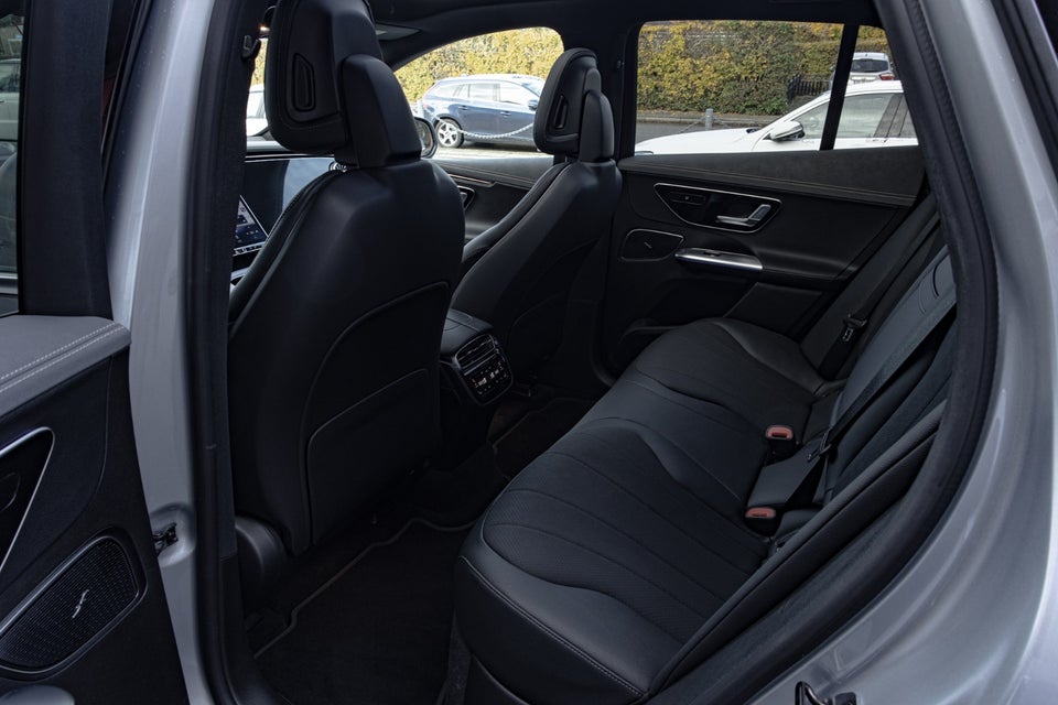 Mercedes EQE300 SUV 5d