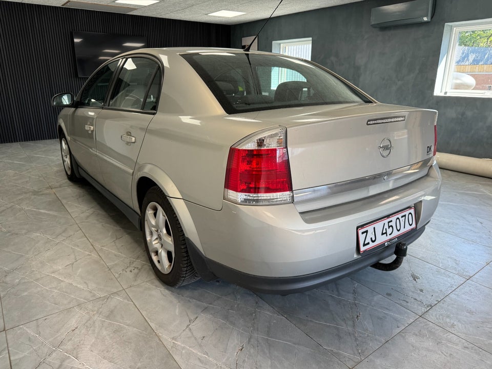 Opel Vectra 1,8 16V Comfort 5d