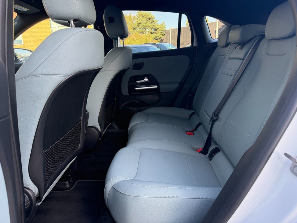 Mercedes EQA250+ AMG Line Advance Plus 5d