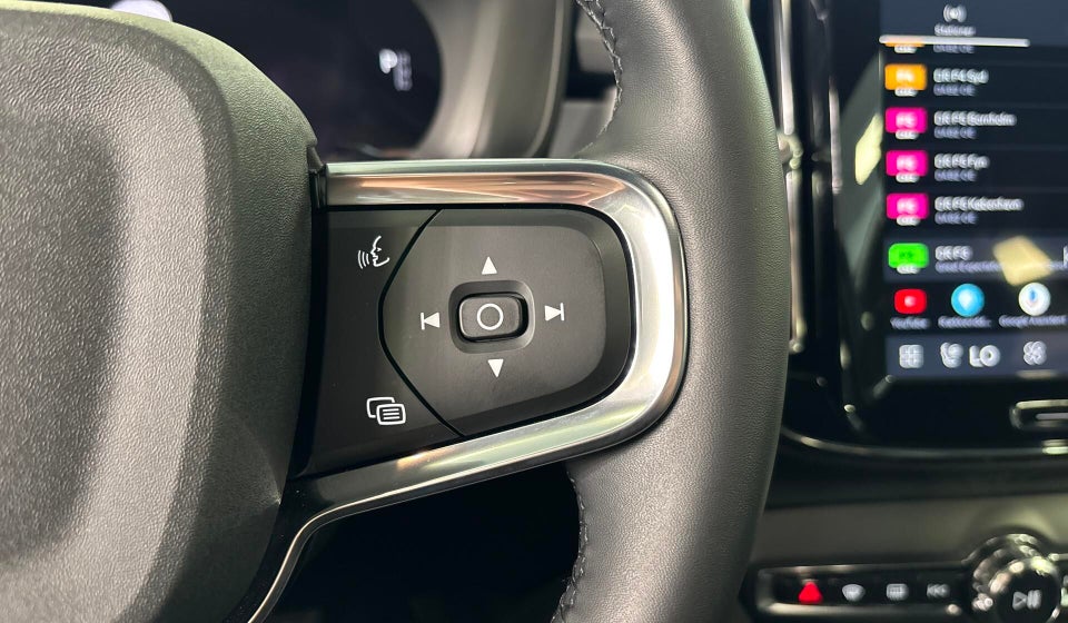 Volvo XC40 ReCharge Extended Range Plus 5d