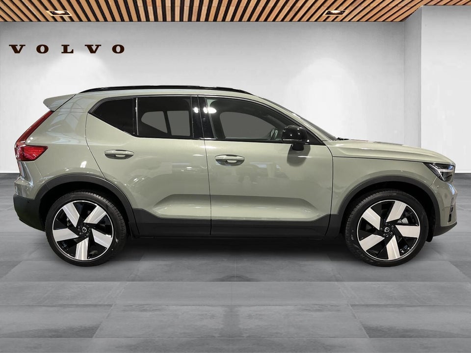 Volvo EX40 Extended Range Plus 5d