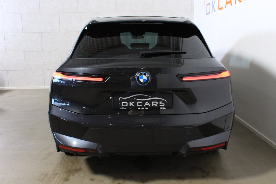 BMW iX xDrive40 Fully Charged Sport 5d