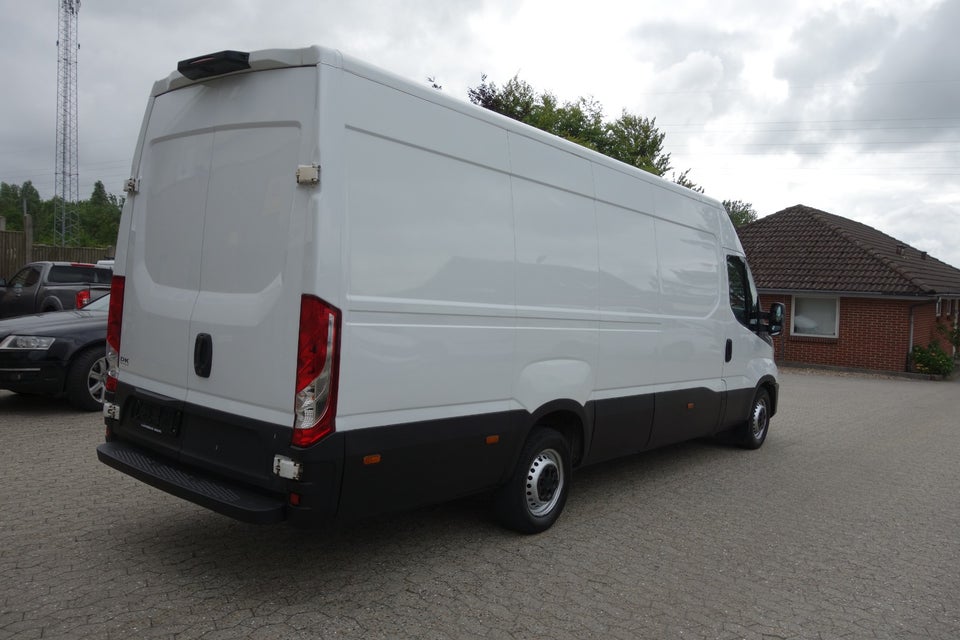 Iveco Daily 2,3 35S16 16m³ Van AG8