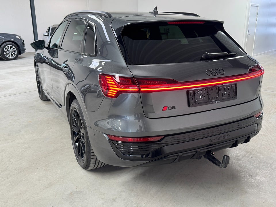 Audi Q8 e-tron 55 S-line quattro 5d