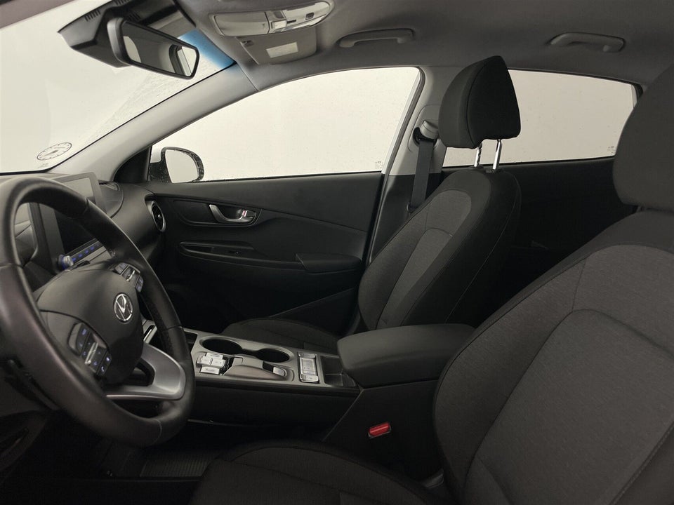 Hyundai Kona 64 EV Essential 5d