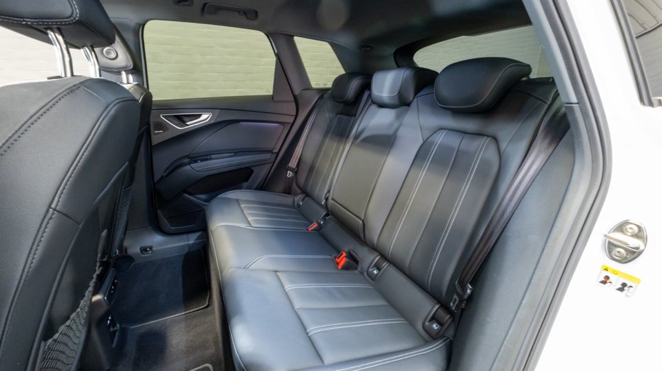 Audi Q4 e-tron 40 S-line 5d