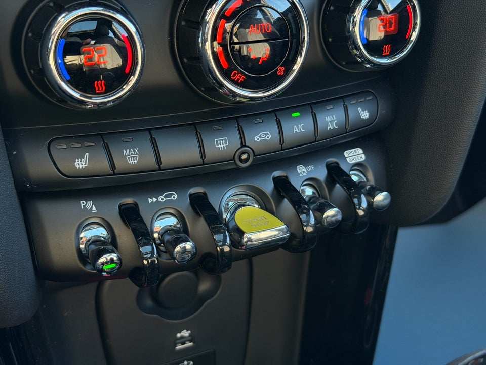 MINI Cooper SE Maximise 3d