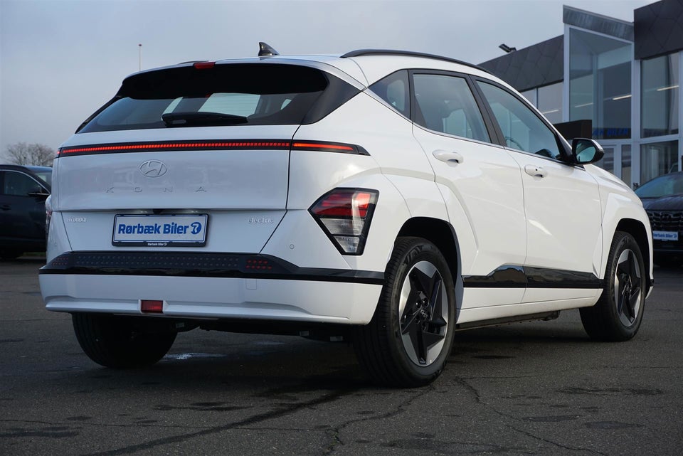 Hyundai Kona 65 EV Essential 5d