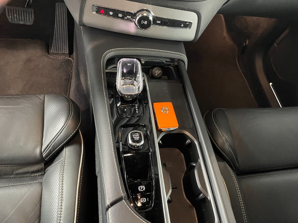 Volvo XC90 2,0 T8 ReCharge Ultimate Dark aut. AWD 7prs 5d