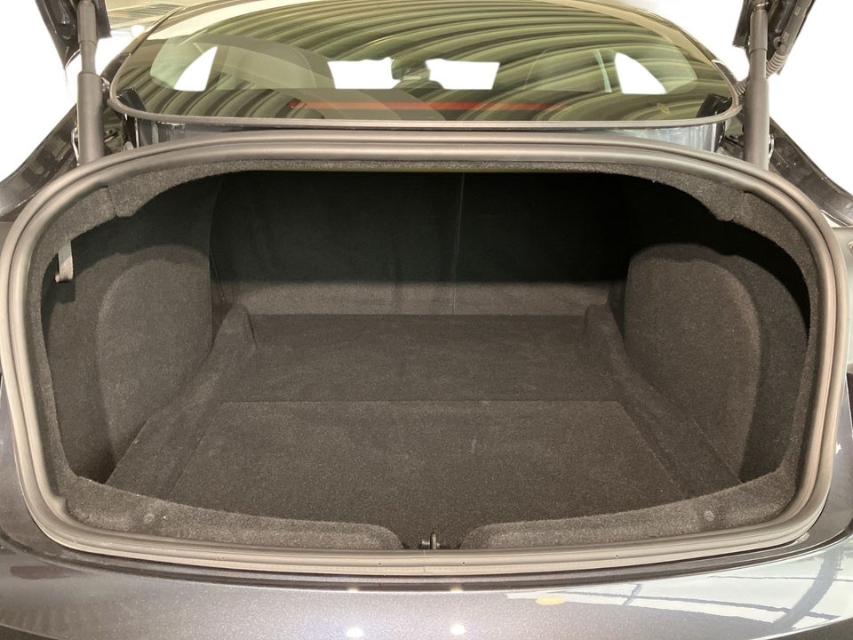 Tesla Model 3 RWD 4d