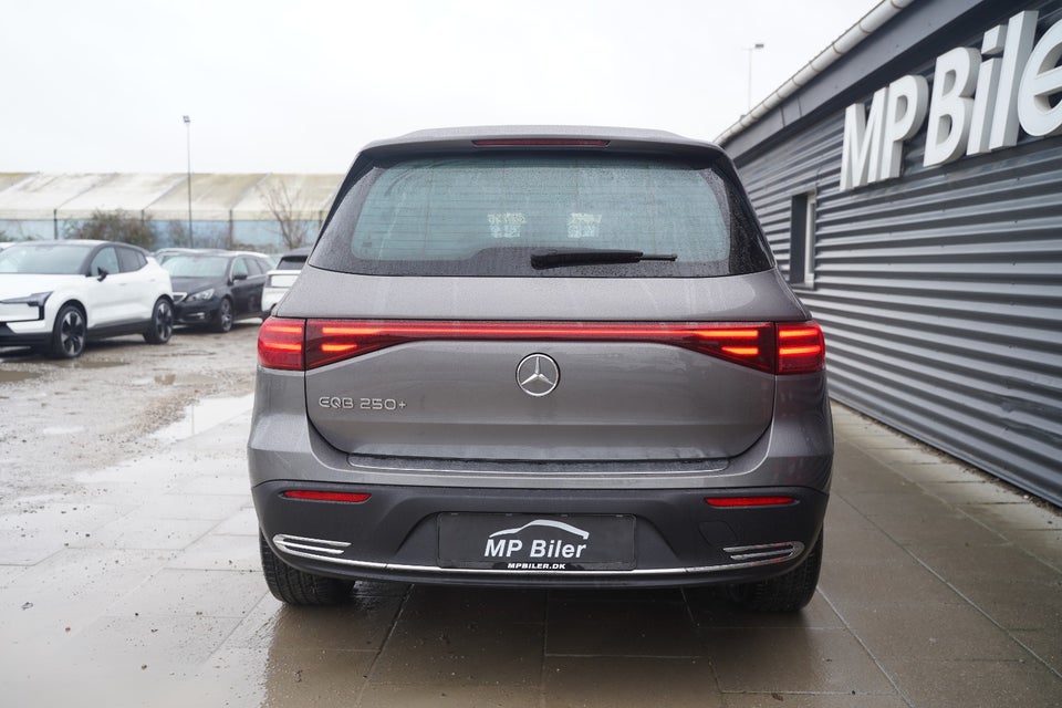 Mercedes EQB250+ Progressive 5d