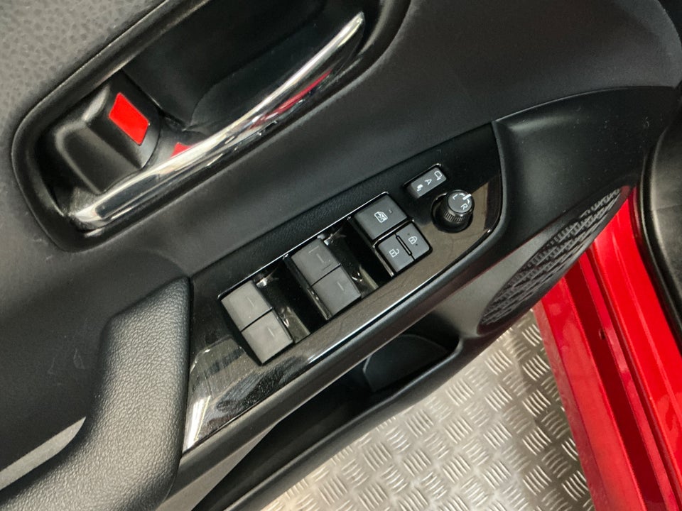 Toyota Prius 1,8 Plug-in Hybrid Solar MDS 5d