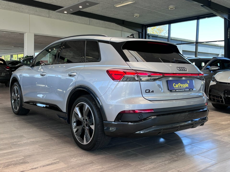 Audi Q4 e-tron 45 S-line 5d