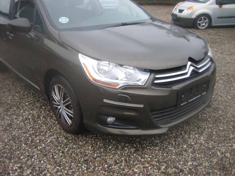 Citroën C4 1,4 VTi Attraction 5d