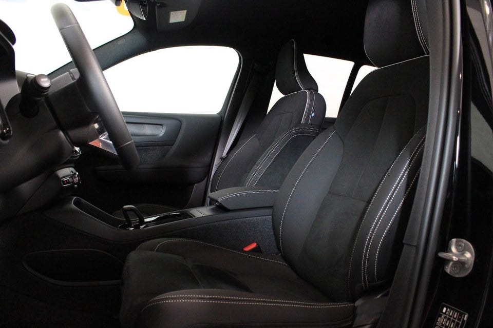 Volvo XC40 ReCharge Extended Range Plus 5d