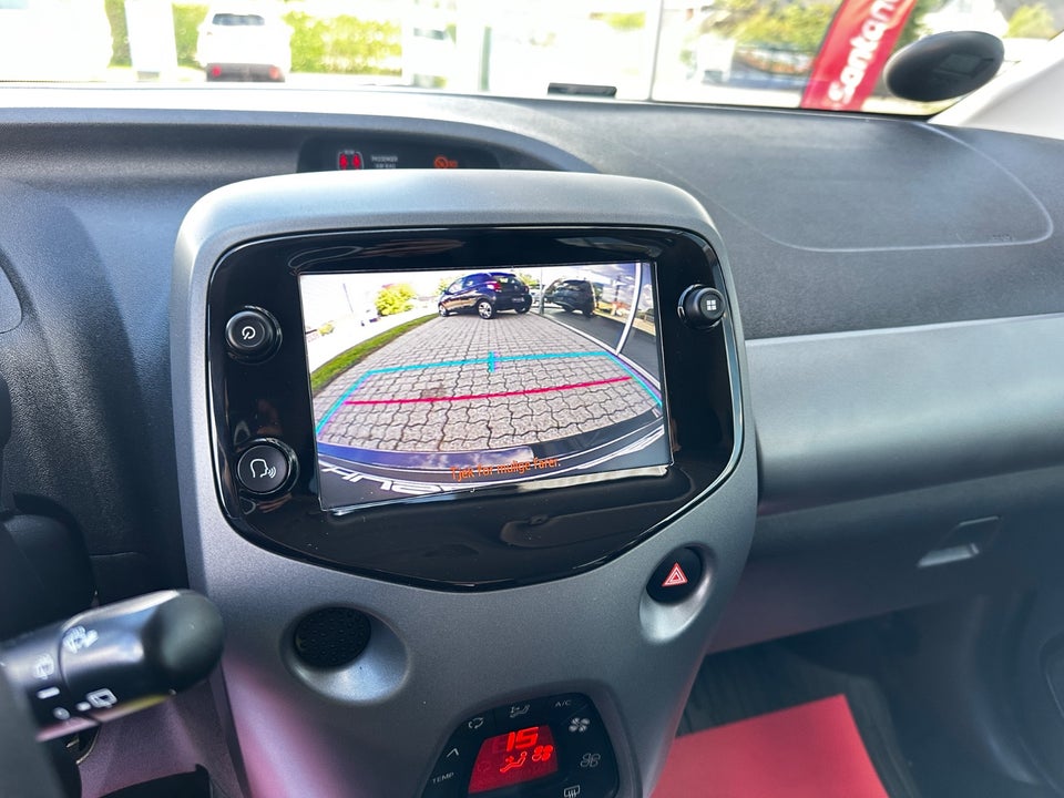 Toyota Aygo 1,0 VVT-i x-press 5d