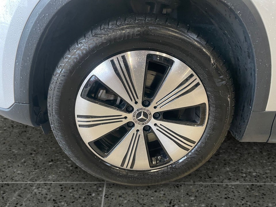 Mercedes EQA300 Progressive 4Matic 5d