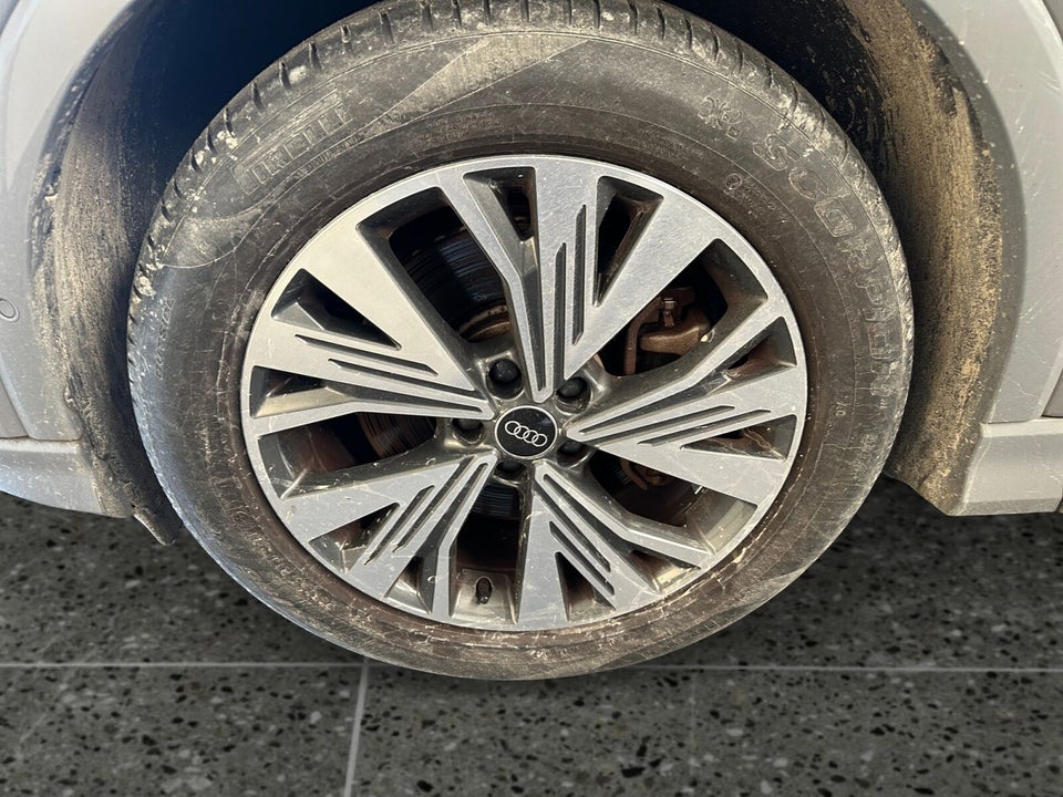 Audi Q4 e-tron 40  5d