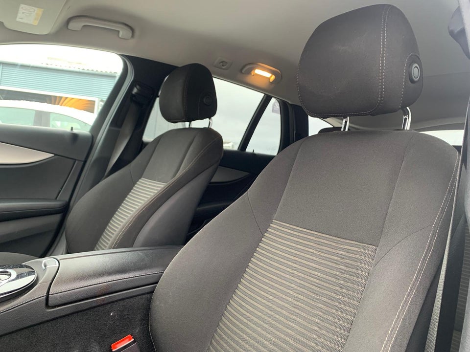 Mercedes E300 de 2,0 Avantgarde stc. aut. 5d