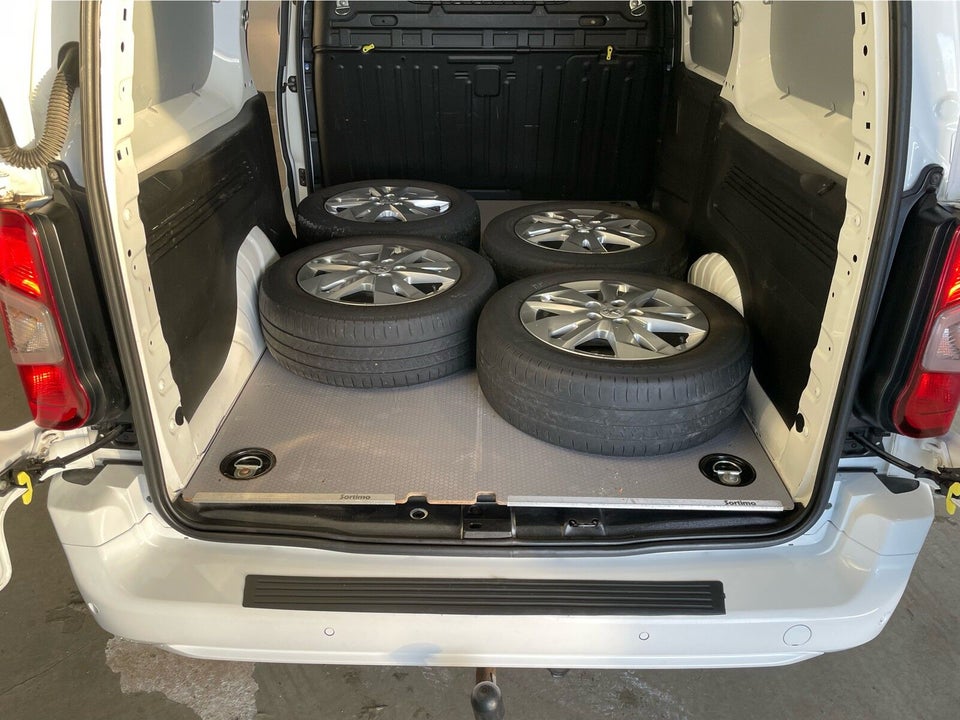 Peugeot Partner 1,5 BlueHDi 130 L2V2 Ultimate EAT8 Van