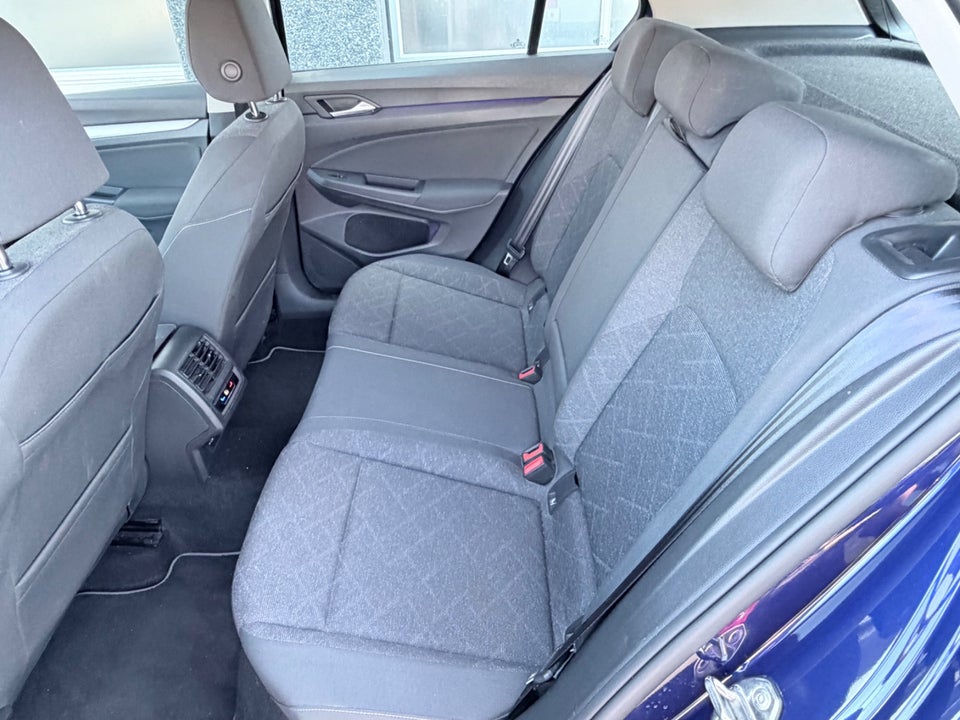 VW Golf VIII 2,0 TDi 115 Life DSG 5d