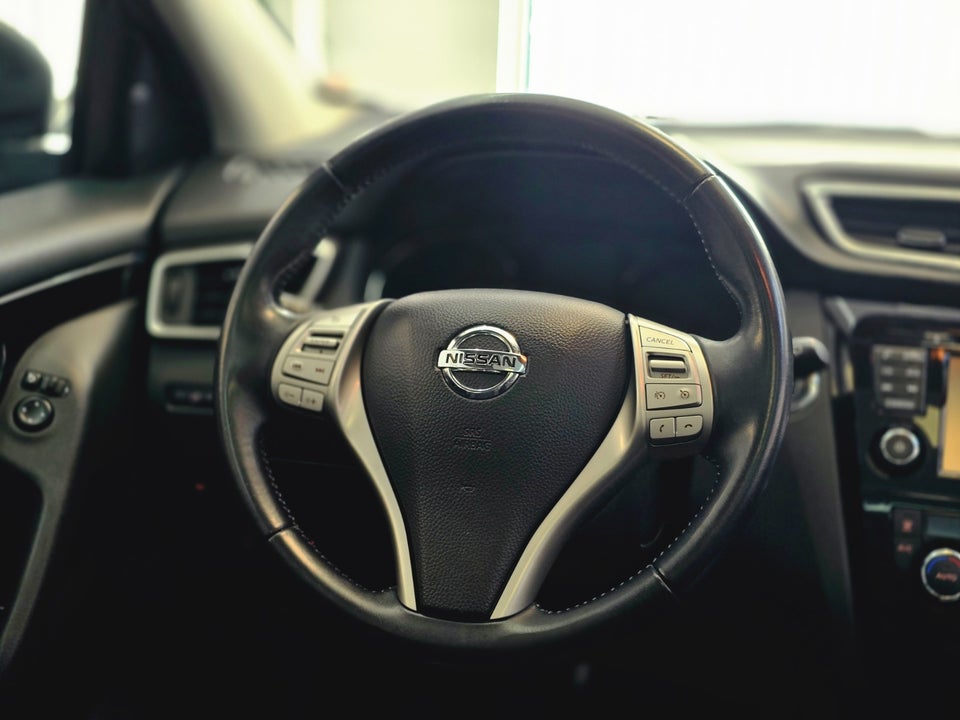 Nissan Qashqai 1,6 Dig-T 163 Tekna 5d